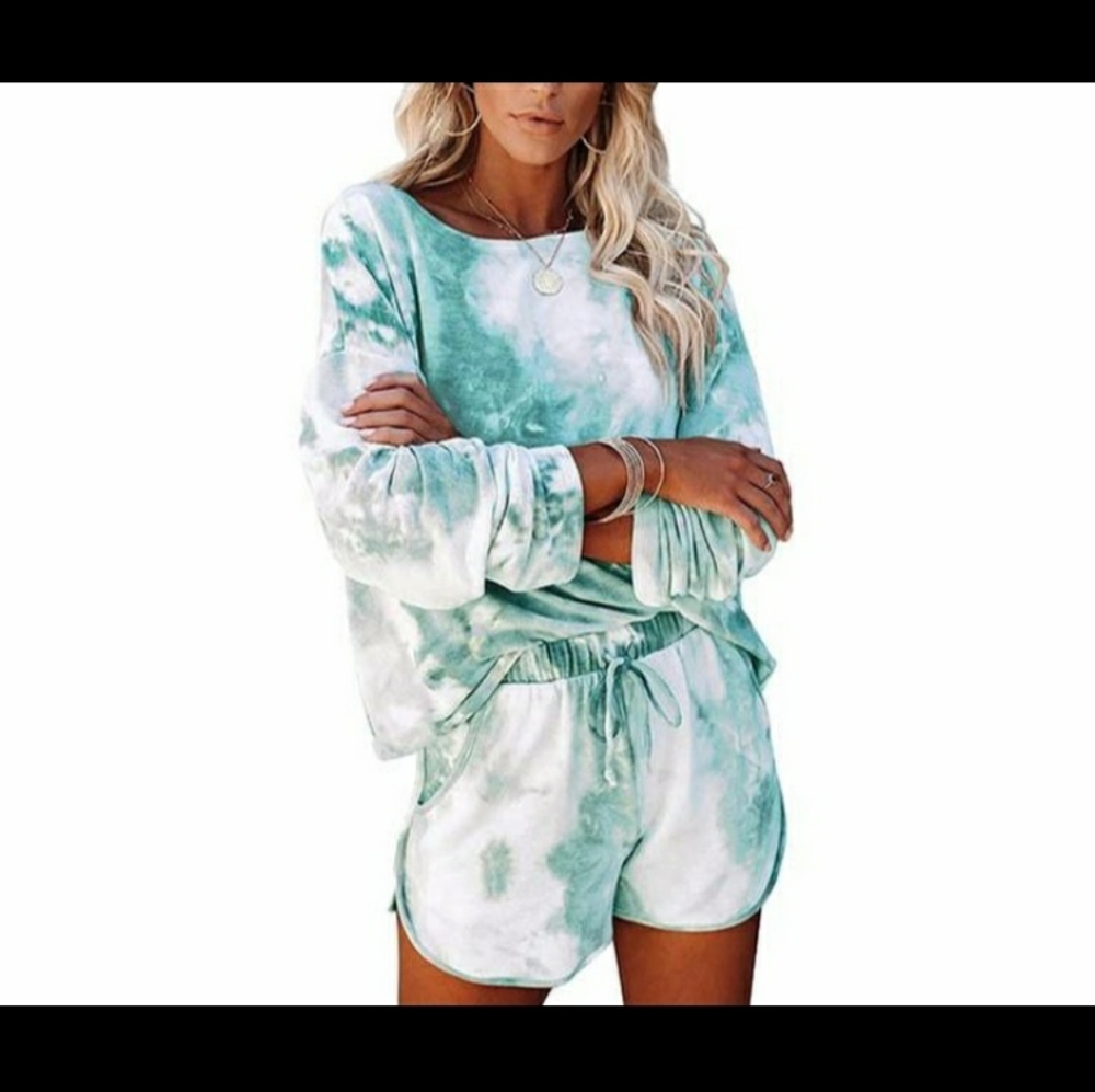 Leo Rosi Tye Dye Lounge Set